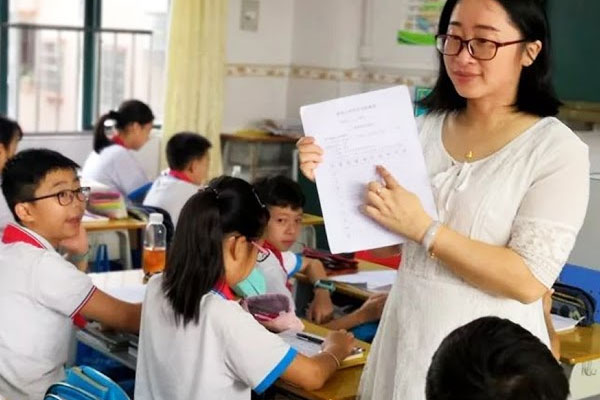 Muốn xin nghỉ học nhưng sợ thầy giáo không cho, nữ sinh nghĩ ra cách hết sức bất ngờ, đến mức ai nhìn thấy cũng phải phì cười-2