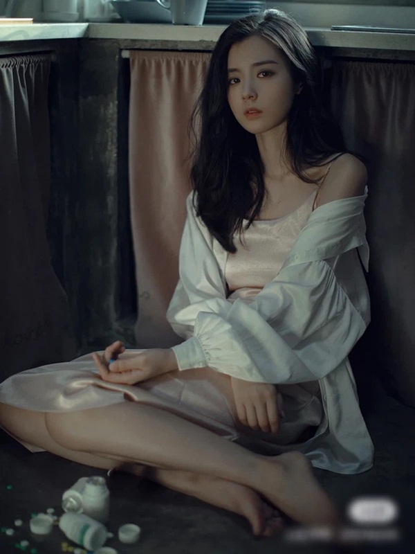 Ao ước nhảy khỏi toà nhà của người phụ nữ giỏi giang hé lộ những đau đớn phía sau niềm hạnh phúc của một bà mẹ-5