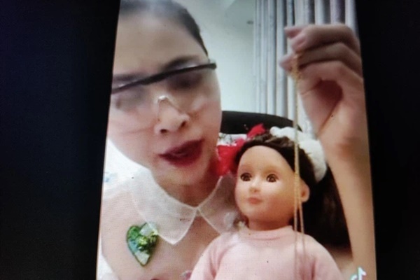 Vụ clip Thơ Nguyễn xin vía búp bê: Bác sĩ kể thêm ca bệnh con rối loạn do nhìn thấy mẹ lên đồng-1