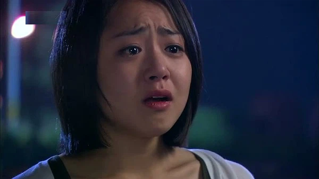 Phát hiện sợi dây chuyền vàng trong cốp xe của vợ, tôi truy hỏi liền bị cô ấy trách mắng: Anh hại em rồi-1