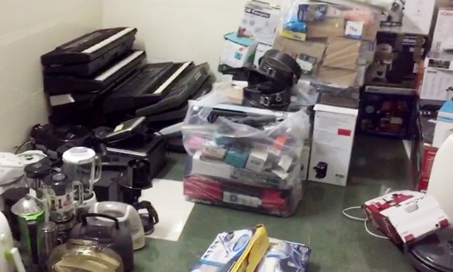 Nhiều hàng hóa nghi nhập lậu trong nhà thượng tá biên phòng-2