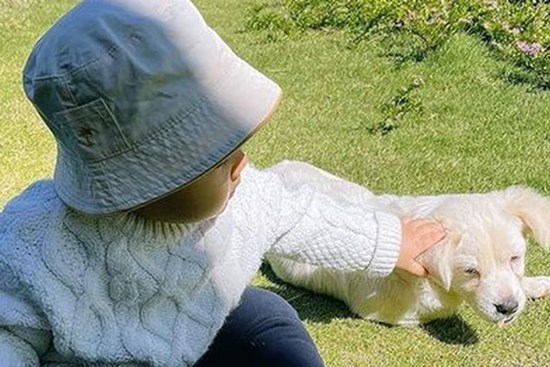 Hòa Minzy tiết lộ con trai hơn 1 tuổi có sở thích giống hệt ái nữ nhà Đông Nhi - Ông Cao Thắng