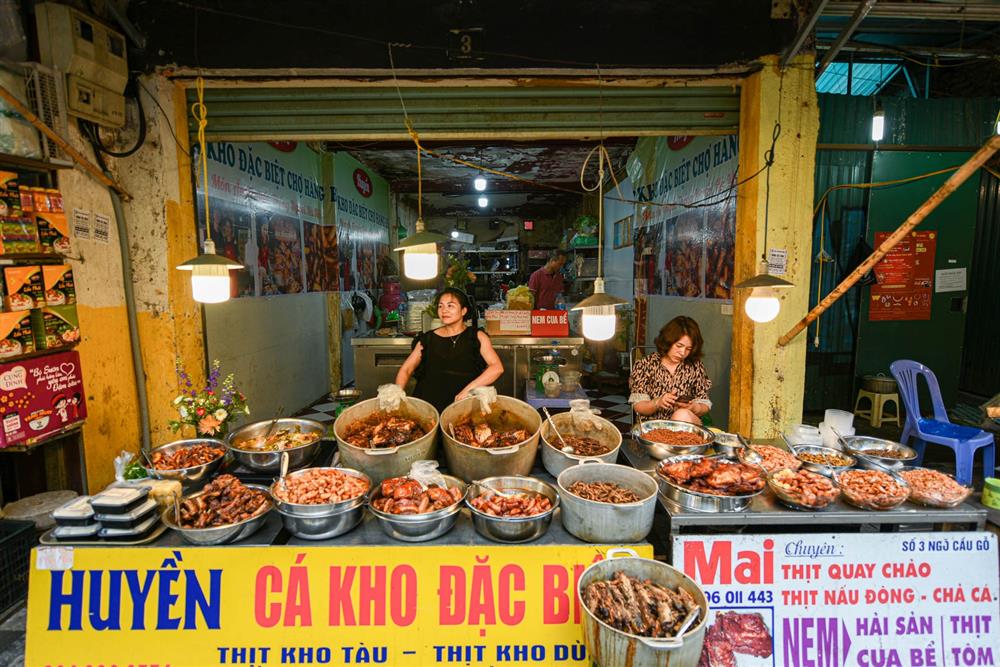 Khu chợ nhà giàu ở Hà Nội, ngày bán hàng trăm cân cá kho-2