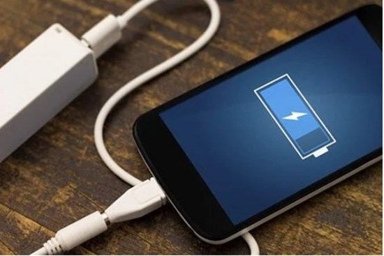 2 thời điểm bức xạ điện thoại tăng gấp 1000 lần, đe dọa tàn phá não bộ, chớ dại mà dùng