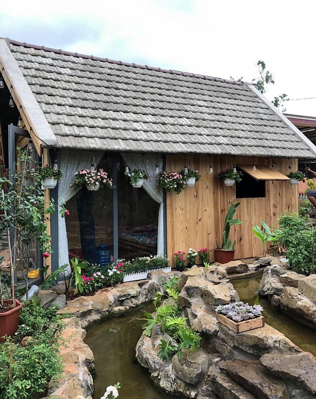 Ngôi nhà hoa hồng rộng 15m2 của vợ chồng trẻ ở Vũng Tàu-2