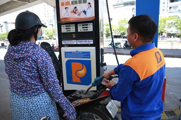 Bất ngờ đảo chiều, xăng dầu bị chặn đà tăng giá liên tục-2