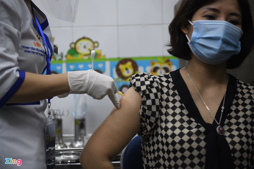 Việt Nam vẫn tiêm vaccine AstraZeneca theo kế hoạch-2