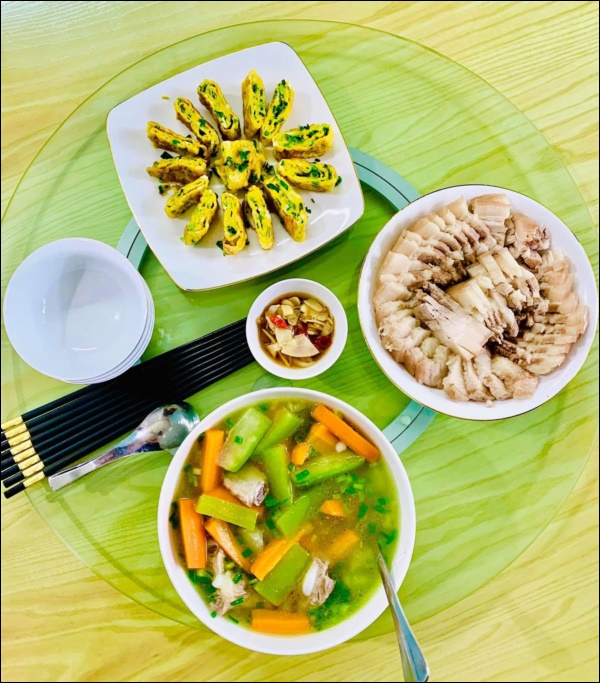 Gái đảm khoe mâm cơm gia đình đủ tiêu chí ngon-đẹp-dễ làm, hội chị em trầm trồ: Chàng nào lấy được đúng là số hưởng-7