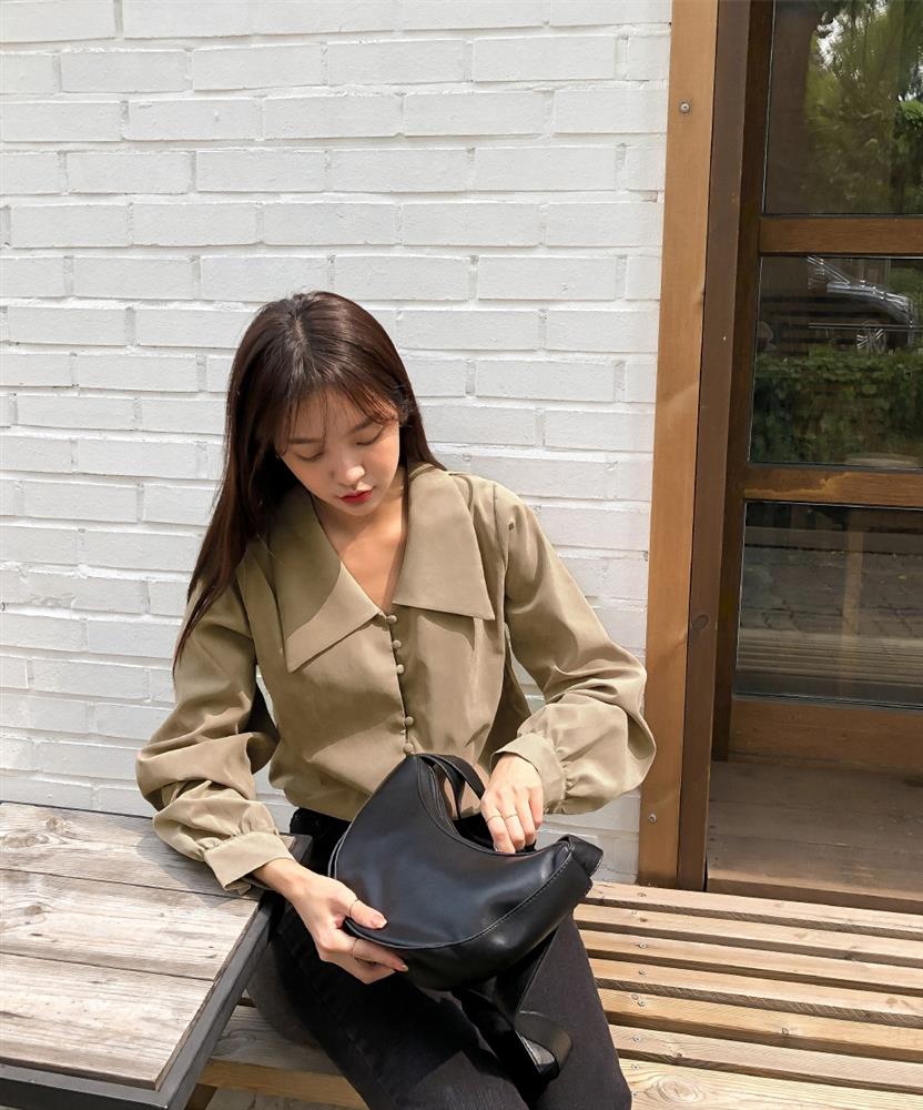 Đi mua áo blouse, chị em cứ chọn 4 kiểu cổ áo này là cực chuẩn trend và điểm sang chảnh tăng 10 lần-3