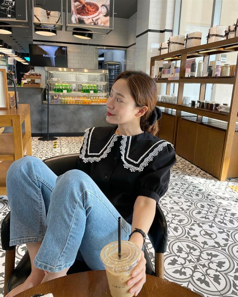 Đi mua áo blouse, chị em cứ chọn 4 kiểu cổ áo này là cực chuẩn trend và điểm sang chảnh tăng 10 lần-11