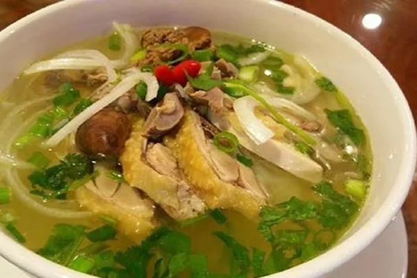 Quán phở 5000 đồng: 16 năm không tăng giá, ngày bán 500 bát ở Nam Định-7