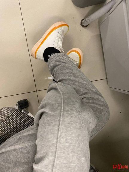 Chàng thanh niên 30 tuổi phải vào viện cấp cứu, bác sĩ cảnh báo một kiểu ngồi rất nguy hiểm-2