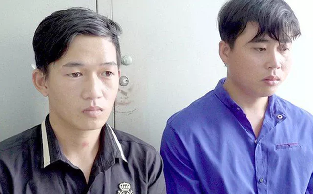 Bỏ mặc vợ tại bàn nhậu, gã chồng cùng bạn chở cô gái mới quen vào nhà trọ hiếp dâm-1