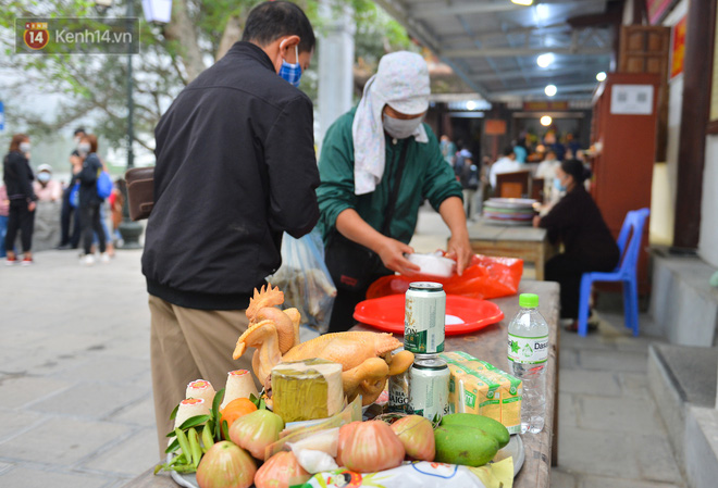 Hàng vạn người đổ về chùa Hương trong ngày mở cửa trở lại, người lái đò phấn khởi: Hôm nay Tết mới chính thức bắt đầu-10