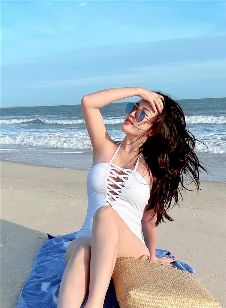 Lấy chồng đại gia, Bảo Thy chỉ thảnh thơi đi chơi, diện cả loạt đồ khoe dáng bốc lửa khiến dân tình mê tít-7