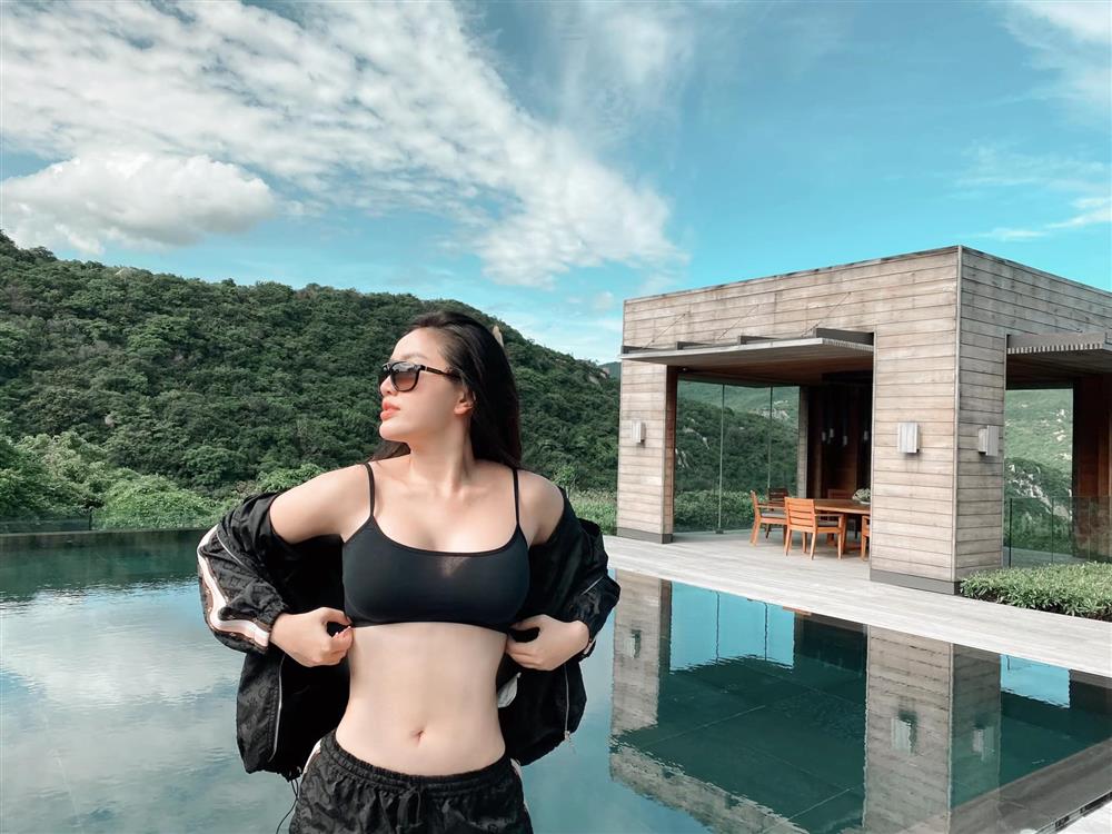 Lấy chồng đại gia, Bảo Thy chỉ thảnh thơi đi chơi, diện cả loạt đồ khoe dáng bốc lửa khiến dân tình mê tít-9