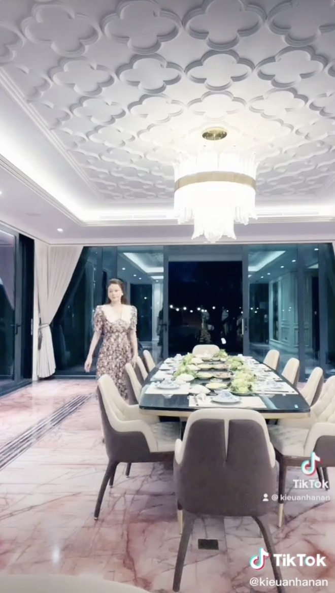 Nhà của phu nhân penthouse Anan Nguyễn nổi tiếng TikTok hoành tráng tới cỡ nào?-12