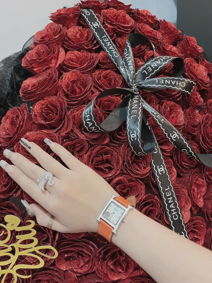 Cuộc sống sang chảnh ít người biết của hot girl 23 tuổi cầm đầu đường dây bán thuốc lắc ở Đà Nẵng-6