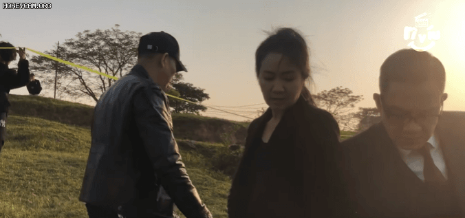 Hướng dương ngược nắng: Bà Cúc cầm dao đâm Minh, Hồng Diễm khiến khán giả hết hồn trong cảnh quay gây sốc-1