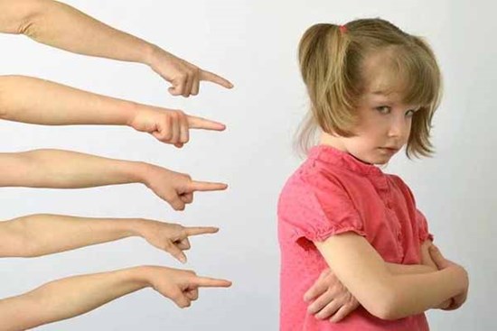 2 đứa trẻ mắc cùng 1 lỗi, hành động của 2 bà mẹ cho kết quả quá khác biệt: Thái độ của cha mẹ khi trẻ mắc lỗi sẽ quyết định tương lai của chúng