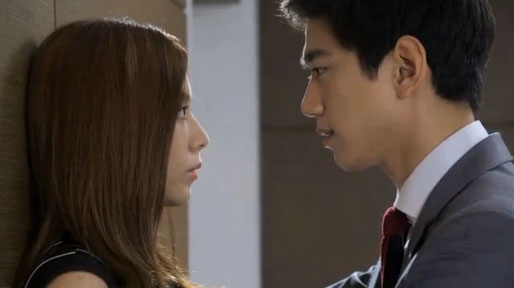 Khi đang bàn chuyện chia tài sản, bố chồng đề nghị tặng anh hàng xóm mảnh đất 100m2 làm cả nhà choáng váng-1