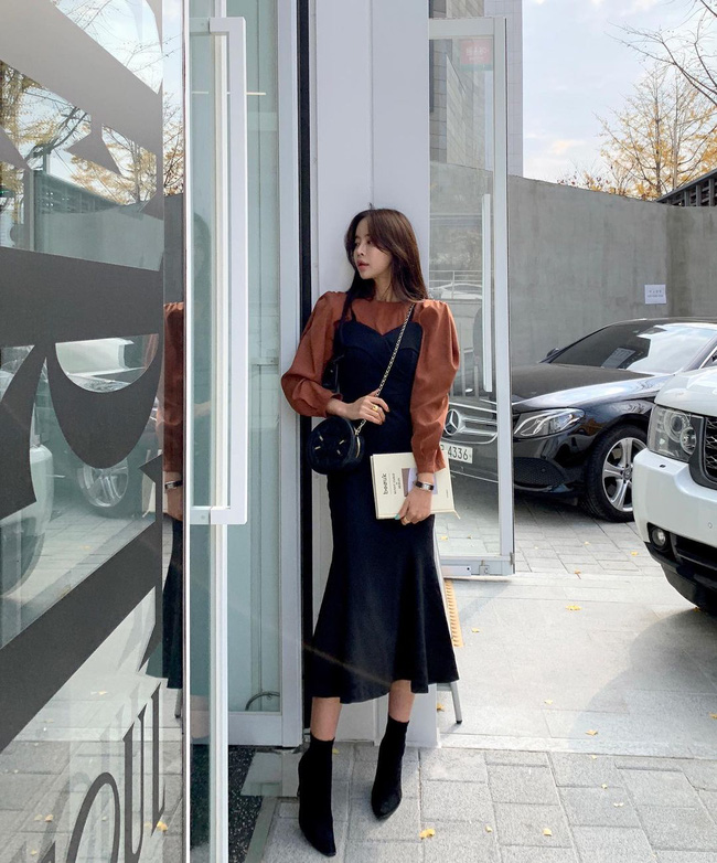 12 cách mặc váy hai dây + áo dài tay hợp mùa Xuân, chị em áp dụng đảm bảo trẻ đẹp mọi lúc mọi nơi-10