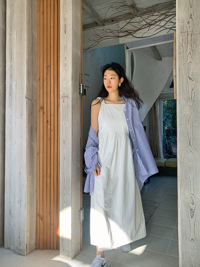 12 cách mặc váy hai dây + áo dài tay hợp mùa Xuân, chị em áp dụng đảm bảo trẻ đẹp mọi lúc mọi nơi-8