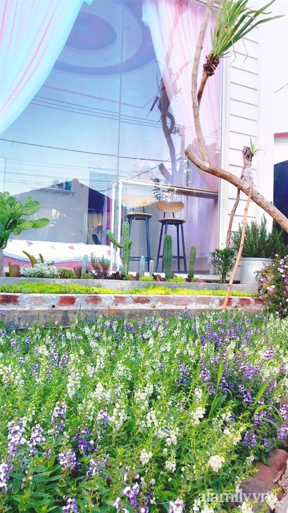 Bận rộn chăm sóc 3 con, bà mẹ đảm vẫn một tay thiết kế khu vườn đầy hoa đẹp như mơ ở Đắk Nông-14