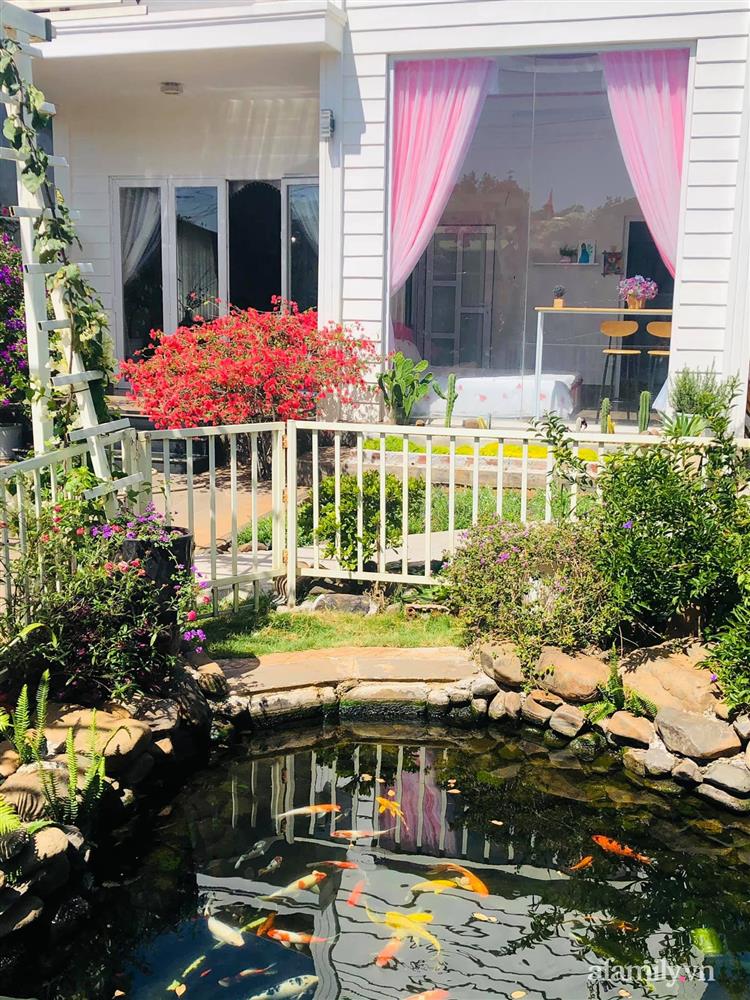 Bận rộn chăm sóc 3 con, bà mẹ đảm vẫn một tay thiết kế khu vườn đầy hoa đẹp như mơ ở Đắk Nông-15