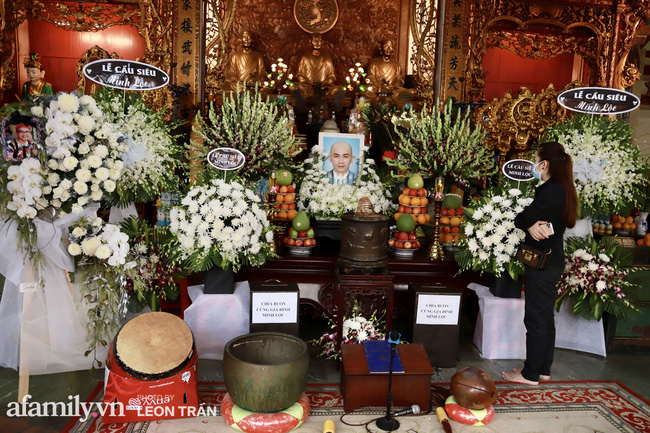 Lễ tưởng niệm và cầu siêu chuyên gia trang điểm Phan Minh Lộc: Mẹ Minh Lộc tiết lộ nguyên nhân khiến anh đột ngột ra đi-1