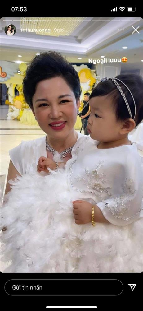 Cô dâu 200 cây vàng ở Nam Định tổ chức sinh nhật hoành tráng cho con gái nhưng nhan sắc đỉnh cao của bà ngoại mới đáng chú ý hơn cả-2