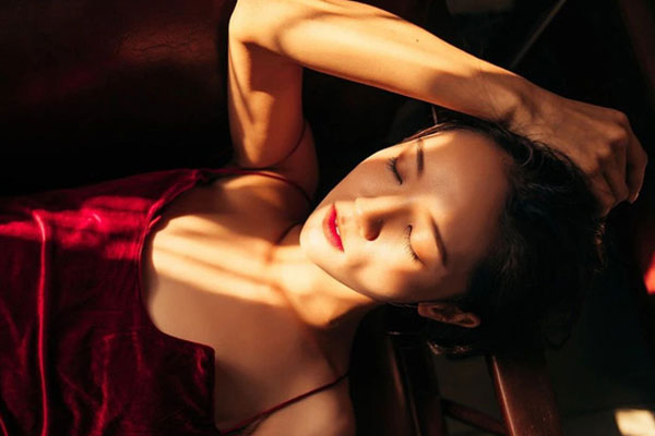 Vợ nhất quyết ly hôn khi phát hiện chồng say nắng tình cũ, nhưng bất ngờ nhìn vật cũ trong chiếc vali của anh mà cô chết lặng-3