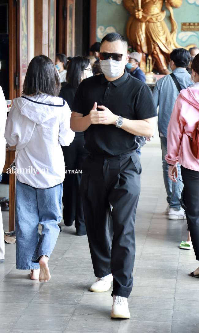 Lễ tưởng niệm và cầu siêu chuyên gia trang điểm Phan Minh Lộc: Mẹ Minh Lộc tiết lộ nguyên nhân khiến anh đột ngột ra đi-9