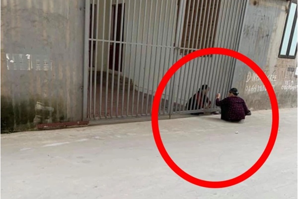 2 cụ bà U90 ăn mặc cực chất, tạo dáng cool ngầu bên siêu xe chẳng kém gì người mẫu-4