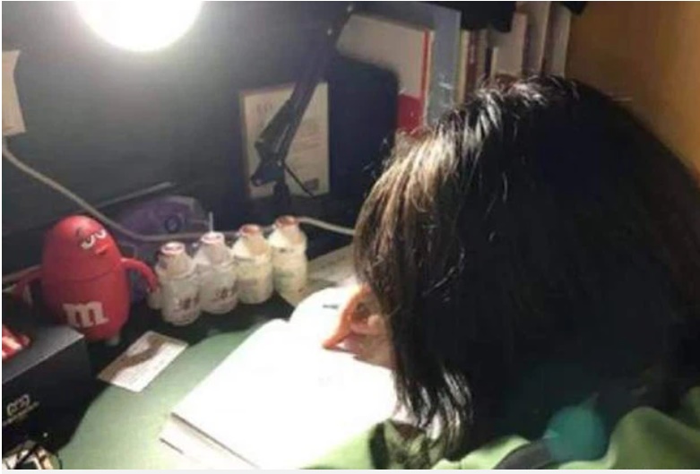 Xin nghỉ học từ 10h tối nhưng mẹ không cho, cô bé 11 tuổi đột tử trên bàn học: Mẹ ơi, con ngủ một lát rồi học tiếp-2