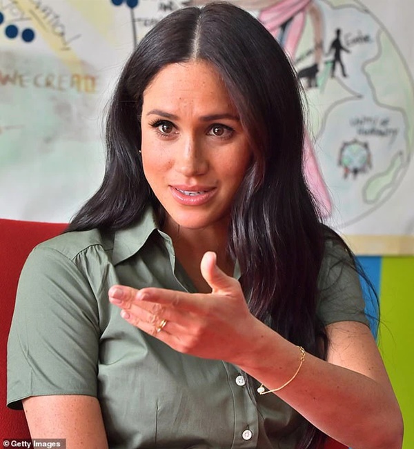 Cuộc chiến mới giữa Cung điện và Meghan Markle liên quan đến lùm xùm bắt nạt nhân viên: Kẻ tám lạng người nửa cân, không ai nhường ai-2