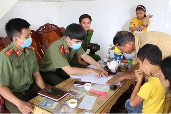 Võ Hoàng Yên phản pháo cáo buộc của vợ chồng ông Dũng lò vôi: Anh chị chuyển tiền mà không có nội dung gì, làm sao nói tôi lừa gạt?-3