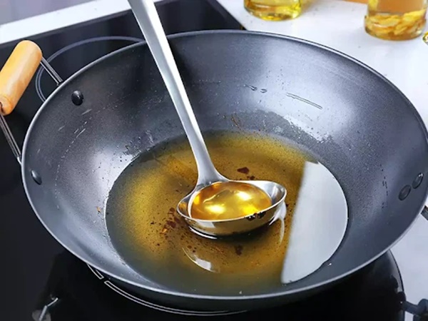Những sai lầm chết người khi dùng dầu ăn mà hầu hết người Việt đều phạm phải, vô tình biến món ăn thành chất độc-5