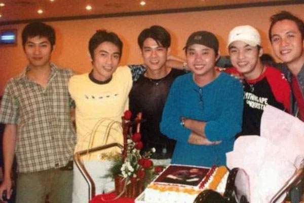 Sau 20 năm tan rã, các mỹ nam nhóm nhạc 1088 giờ ra sao?-11