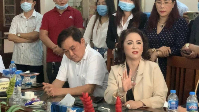 Võ Hoàng Yên phản pháo cáo buộc của vợ chồng ông Dũng lò vôi: Anh chị chuyển tiền mà không có nội dung gì, làm sao nói tôi lừa gạt?-2