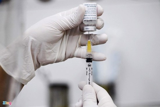 11 người gặp phản ứng nặng sau tiêm vaccine Covid-19, Bộ Y tế nói gì?