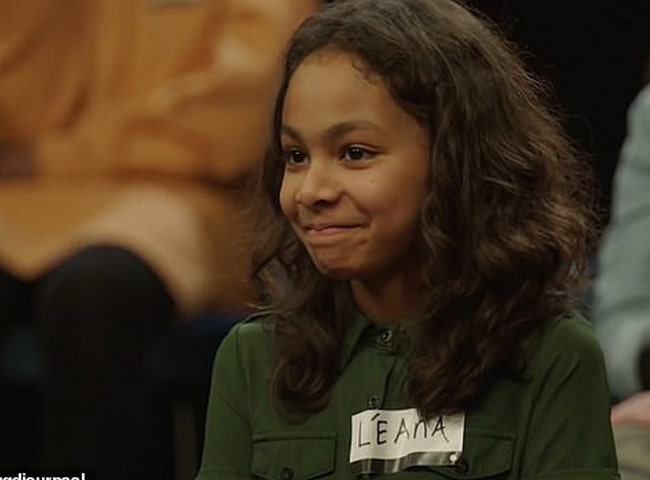 Một chương trình truyền hình gây sốc vì cho trẻ xem trực tiếp cảnh khỏa thân, cách lý giải khiến người nghe bàng hoàng-3