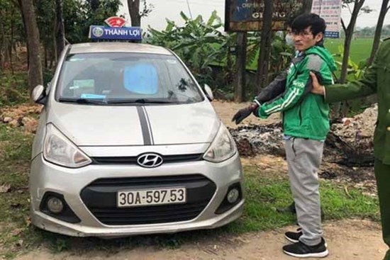 NÓNG: Lời khai đối tượng mặc áo Grab, mang theo súng và mìn cướp ngân hàng ở Hà Nội