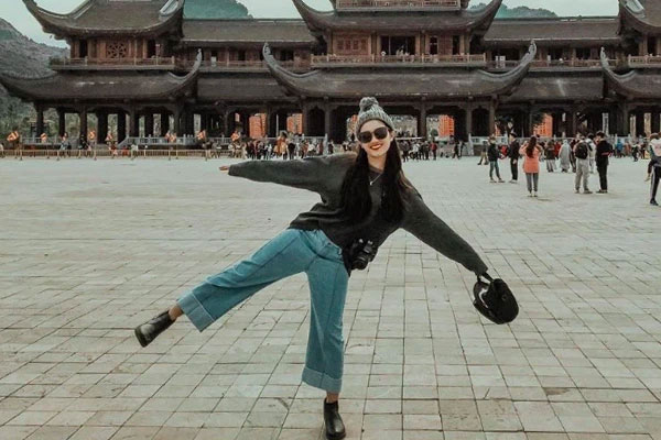 Xôn xao clip người phụ nữ gắt gỏng khi nhân viên không chịu lấy đĩa rau cách tay mình nửa mét: Kêu phục vụ ra đây xin lỗi chị thì chị đi, không thì chị nói hoài!-6