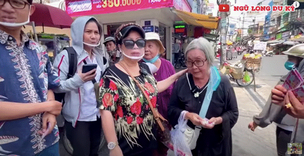 Xót xa hoàn cảnh NS cải lương Trang Thanh Xuân 71 tuổi: Sống trong phòng trọ vỏn vẹn 6m2, bệnh tật vẫn đi bán vé số-1