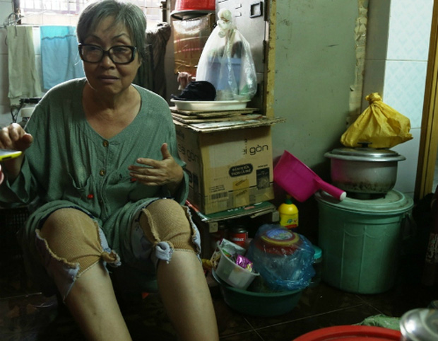 Xót xa hoàn cảnh NS cải lương Trang Thanh Xuân 71 tuổi: Sống trong phòng trọ vỏn vẹn 6m2, bệnh tật vẫn đi bán vé số-5