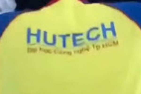 Trường ĐH lên tiếng khi đồng phục xuất hiện trong clip nóng-1