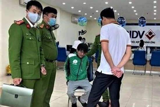 Kẻ cướp ngân hàng BIDV khai gì?