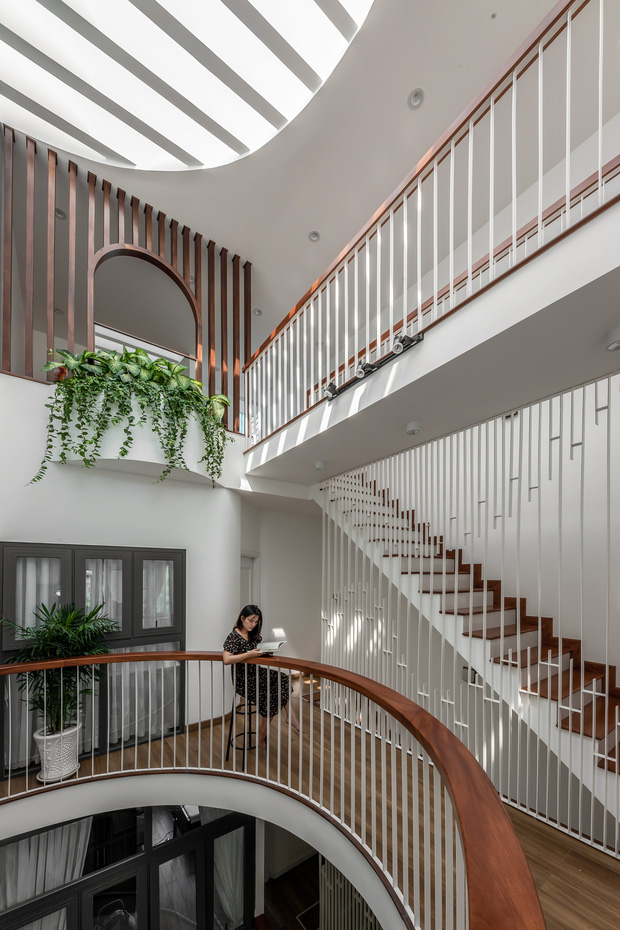 Giá đất đắt đỏ, gia đình đông thế hệ ở Sài Gòn quyết xây nhà phố có một không hai, 18 giờ tối vẫn chưa phải bật điện-9