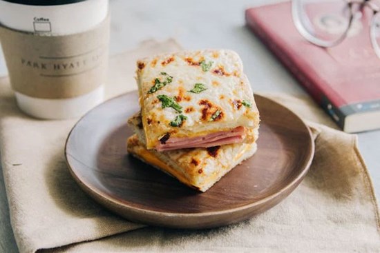 Tối nay dành 10 phút vào bếp, sáng mai chị em sẽ có ngay bữa ăn sang xịn mịn không kém gì đi ăn hàng!